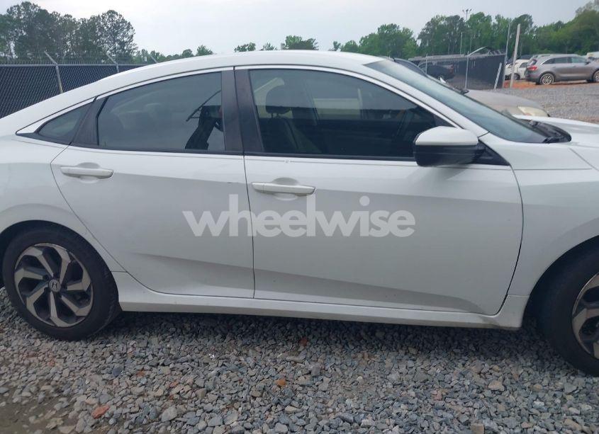 Photo 13 of 2017 Honda Civic LX (VIN 19XFC2F58HE010262)