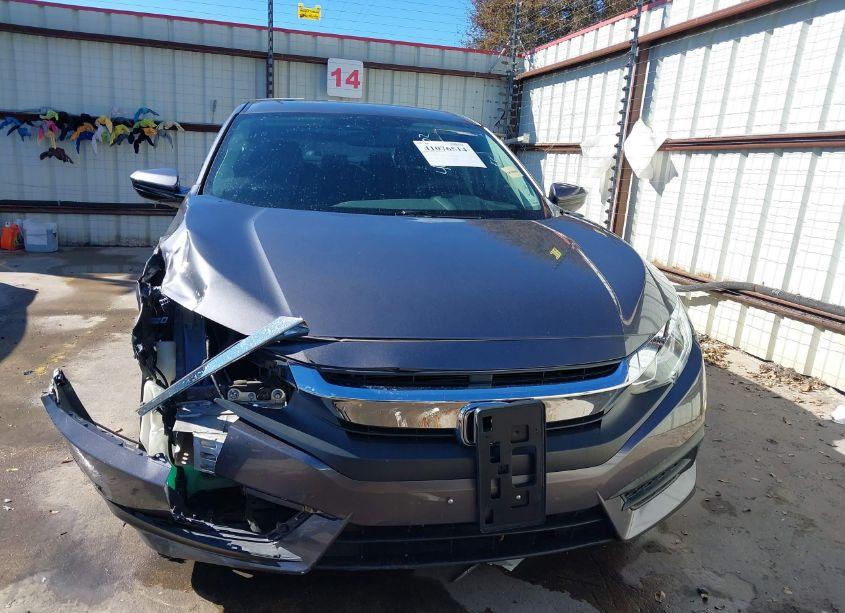 Photo 6 of 2018 Honda Civic LX (VIN 19XFC2F58JE042473)