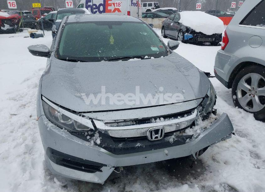 Photo 13 of 2018 Honda Civic LX (VIN 19XFC2F58JE204666)