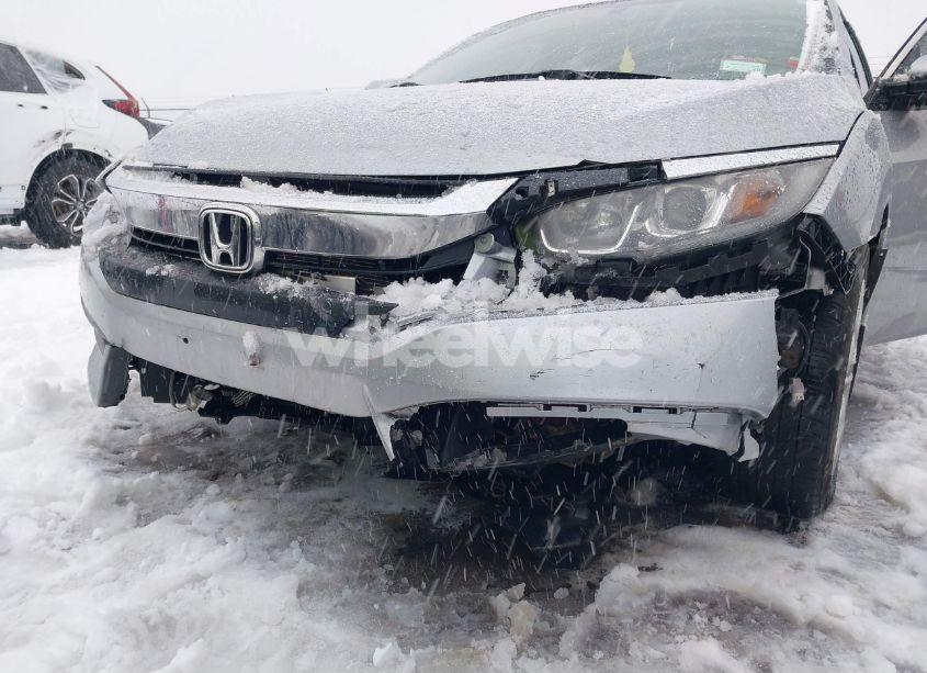 Photo 6 of 2018 Honda Civic LX (VIN 19XFC2F58JE204666)