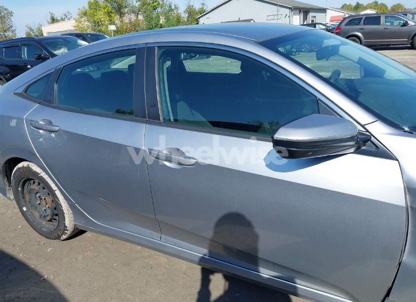 Photo 14 of 2018 Honda Civic LX (VIN 19XFC2F59JE011135)
