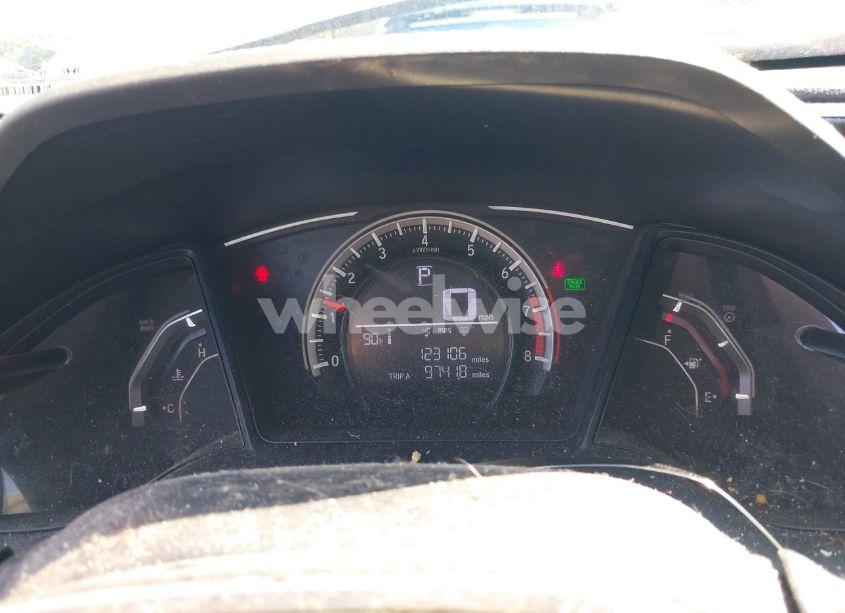 Photo 7 of 2018 Honda Civic LX (VIN 19XFC2F59JE011135)