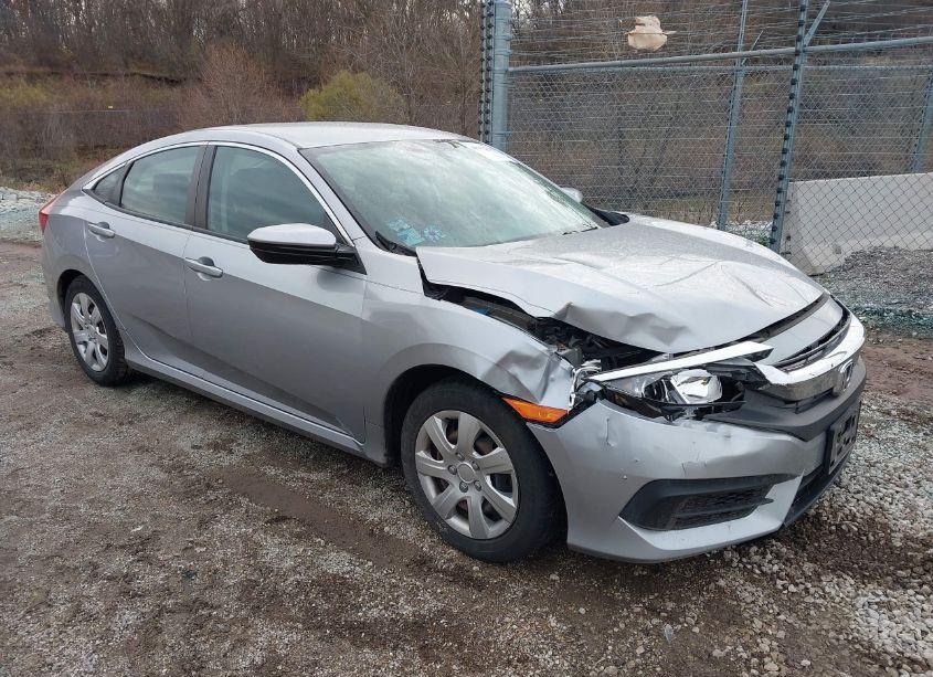 2017 Honda Civic LX (VIN 19XFC2F5XHE020548) main photo