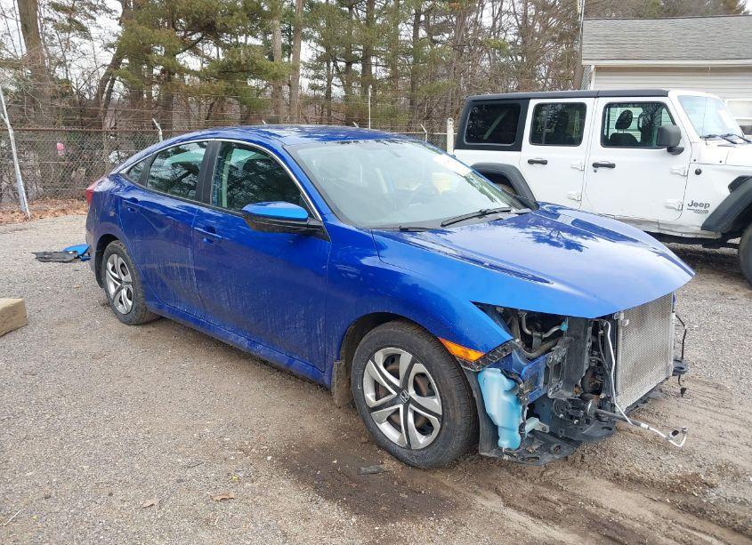 2017 Honda Civic LX (VIN 19XFC2F5XHE061648) main photo