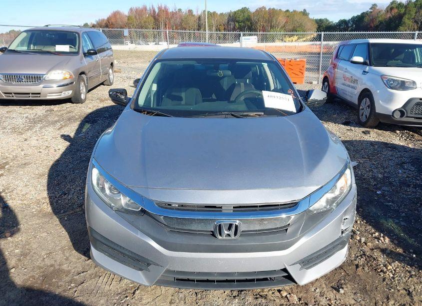 Photo 12 of 2018 Honda Civic LX (VIN 19XFC2F5XJE008695)