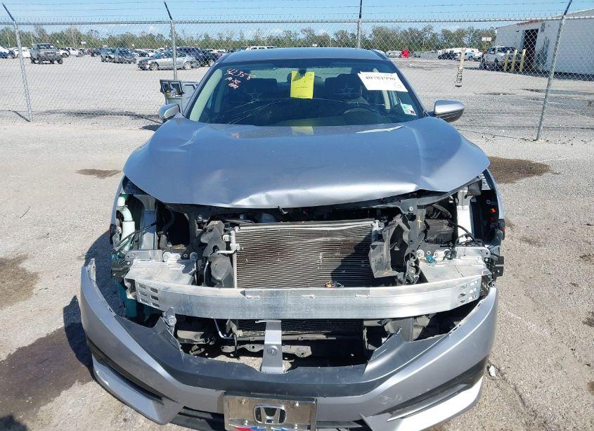 Photo 12 of 2018 Honda Civic LX (VIN 19XFC2F5XJE041437)