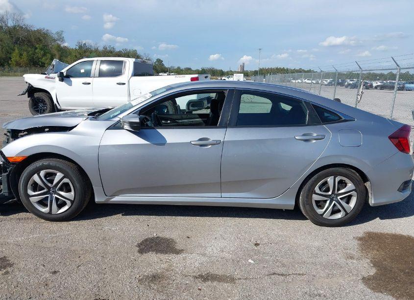 Photo 14 of 2018 Honda Civic LX (VIN 19XFC2F5XJE041437)