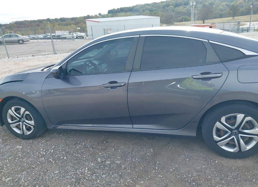 Photo 14 of 2018 Honda Civic LX (VIN 19XFC2F5XJE043785)