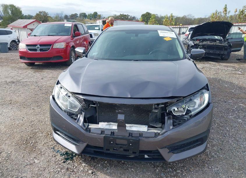 Photo 6 of 2018 Honda Civic LX (VIN 19XFC2F5XJE043785)