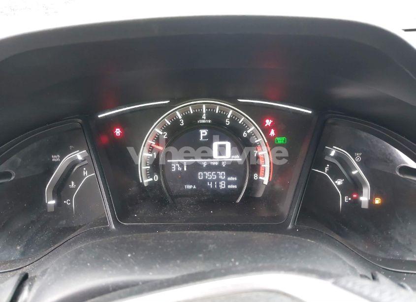 Photo 7 of 2018 Honda Civic LX (VIN 19XFC2F5XJE203969)