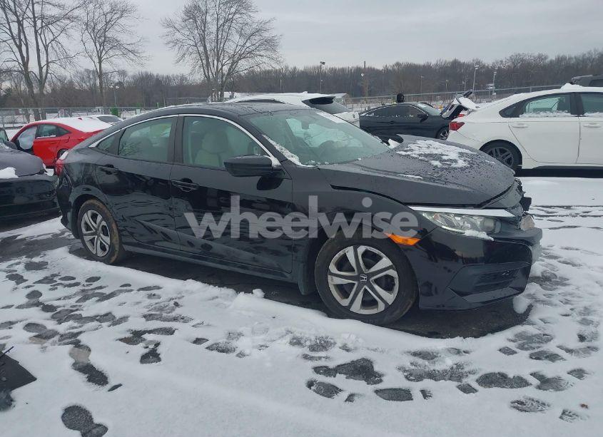 2018 Honda Civic LX (VIN 19XFC2F5XJE209626) main photo