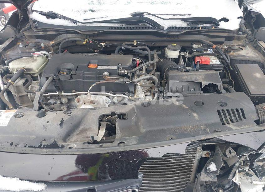 Photo 10 of 2018 Honda Civic LX (VIN 19XFC2F5XJE209626)