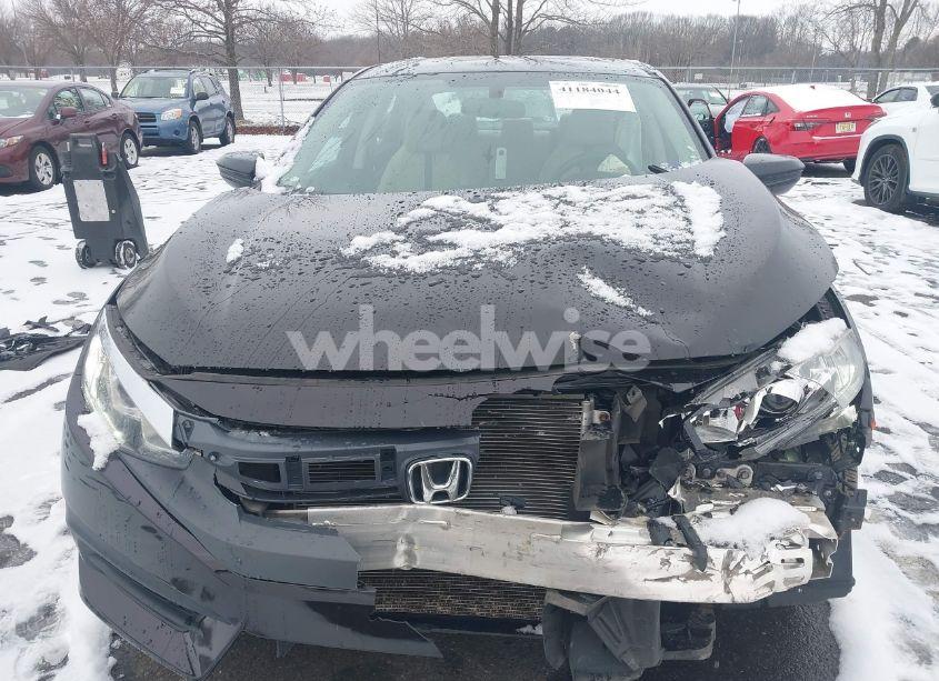 Photo 12 of 2018 Honda Civic LX (VIN 19XFC2F5XJE209626)