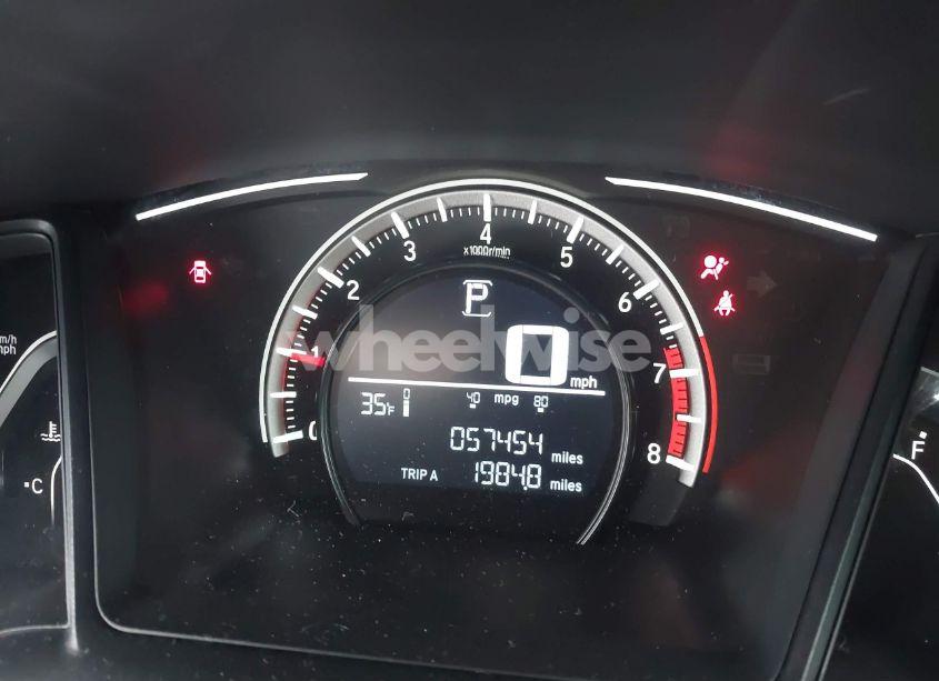 Photo 15 of 2018 Honda Civic LX (VIN 19XFC2F5XJE209626)