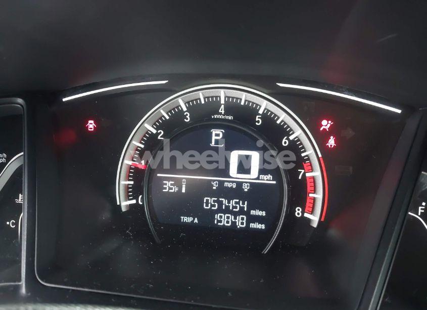 Photo 7 of 2018 Honda Civic LX (VIN 19XFC2F5XJE209626)