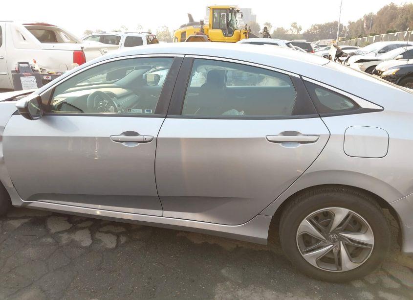 Photo 14 of 2019 Honda Civic LX (VIN 19XFC2F60KE209905)