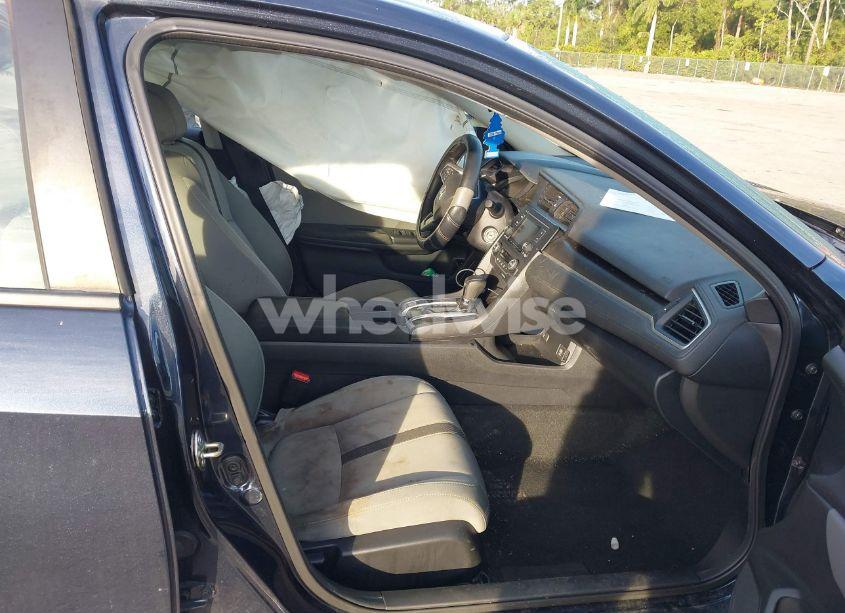 Photo 5 of 2020 Honda Civic LX (VIN 19XFC2F60LE010631)