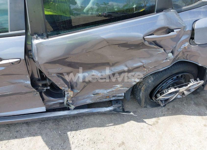 Photo 6 of 2019 Honda Civic LX (VIN 19XFC2F61KE011222)