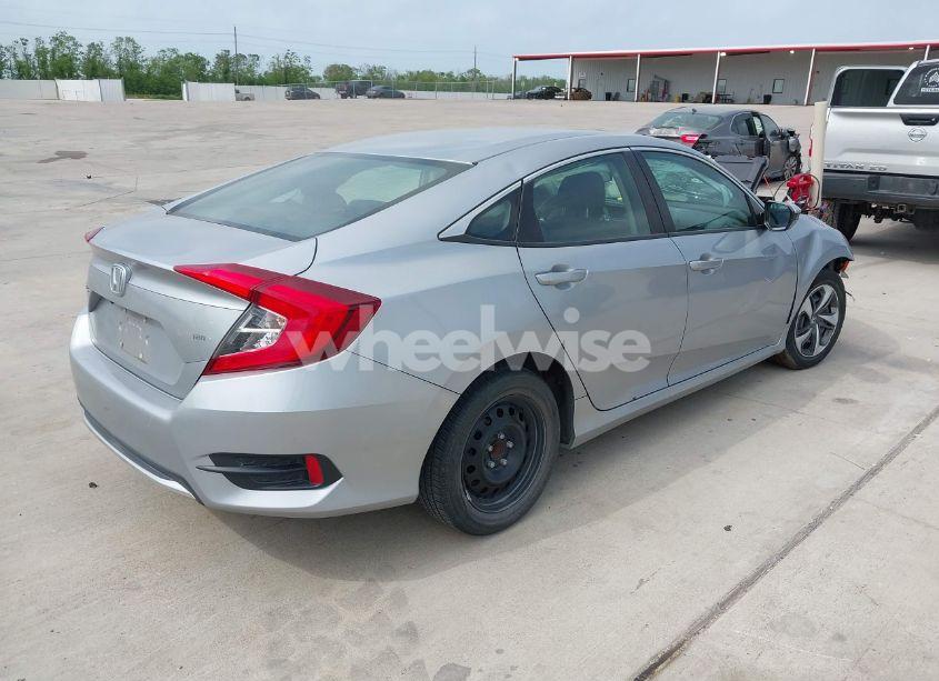 Photo 4 of 2019 Honda Civic LX (VIN 19XFC2F61KE018008)