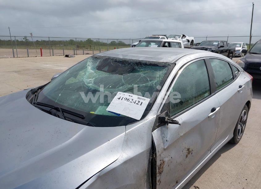 Photo 6 of 2019 Honda Civic LX (VIN 19XFC2F61KE018008)