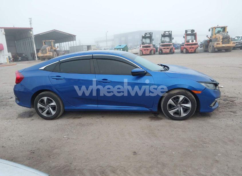 Photo 14 of 2019 Honda Civic LX (VIN 19XFC2F61KE038730)