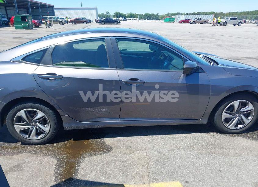 Photo 13 of 2019 Honda Civic LX (VIN 19XFC2F62KE010340)