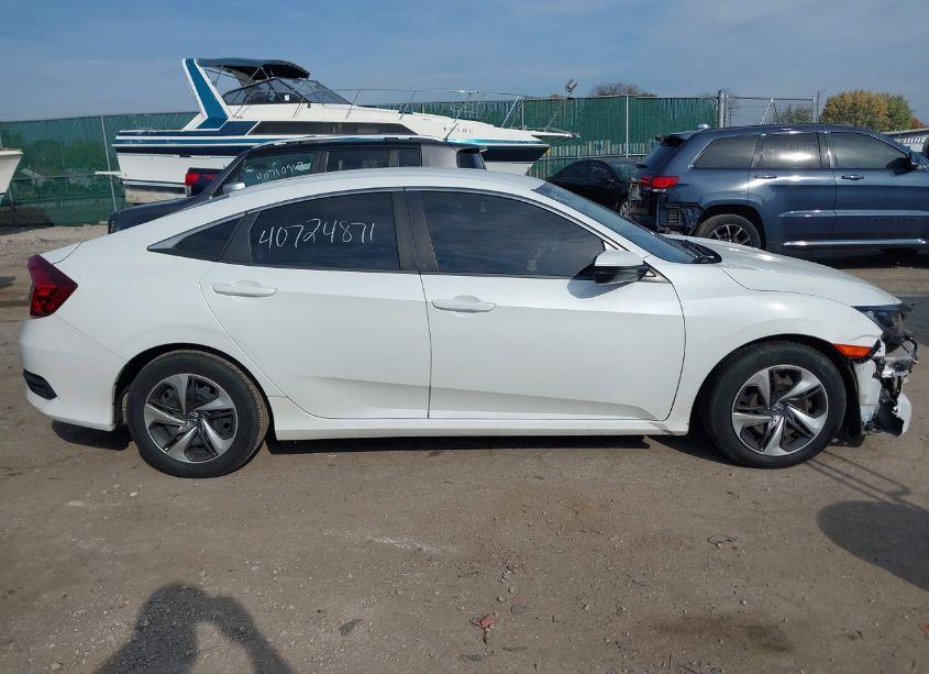 Photo 13 of 2019 Honda Civic LX (VIN 19XFC2F62KE015571)