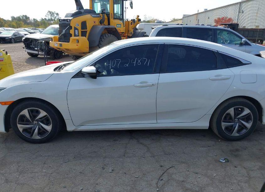 Photo 14 of 2019 Honda Civic LX (VIN 19XFC2F62KE015571)