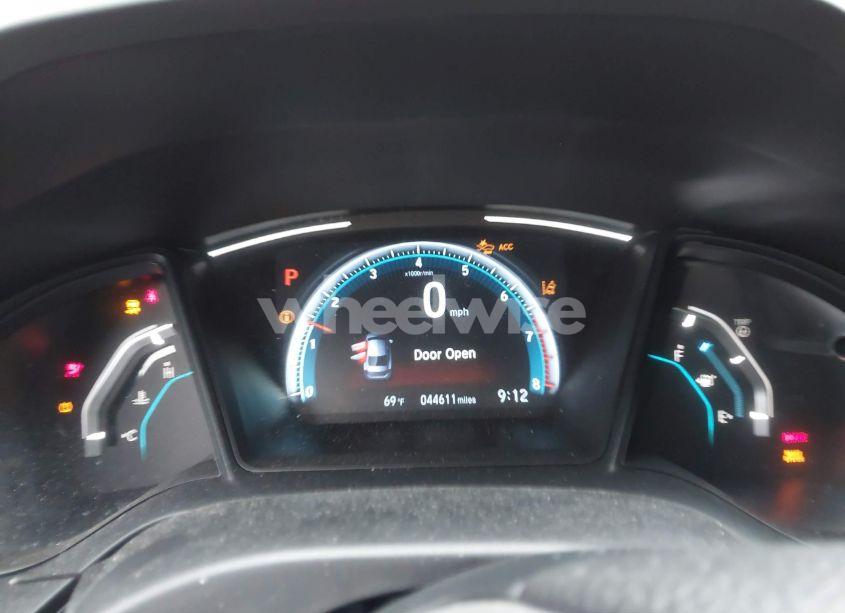 Photo 7 of 2019 Honda Civic LX (VIN 19XFC2F62KE031592)