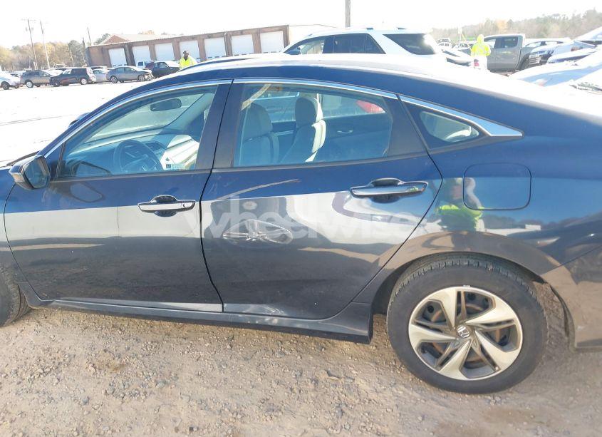 Photo 14 of 2019 Honda Civic LX (VIN 19XFC2F63KE040706)