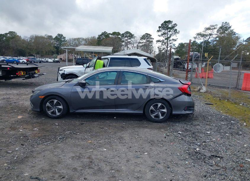 Photo 14 of 2019 Honda Civic LX (VIN 19XFC2F63KE203113)