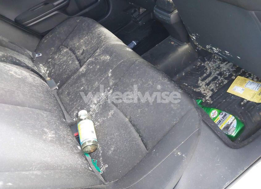 Photo 19 of 2019 Honda Civic LX (VIN 19XFC2F63KE208733)