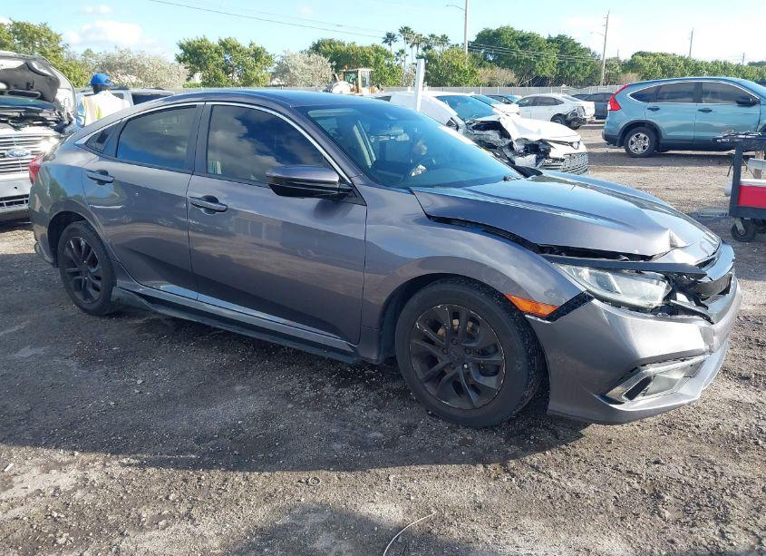 2019 Honda Civic LX (VIN 19XFC2F64KE011053) main photo