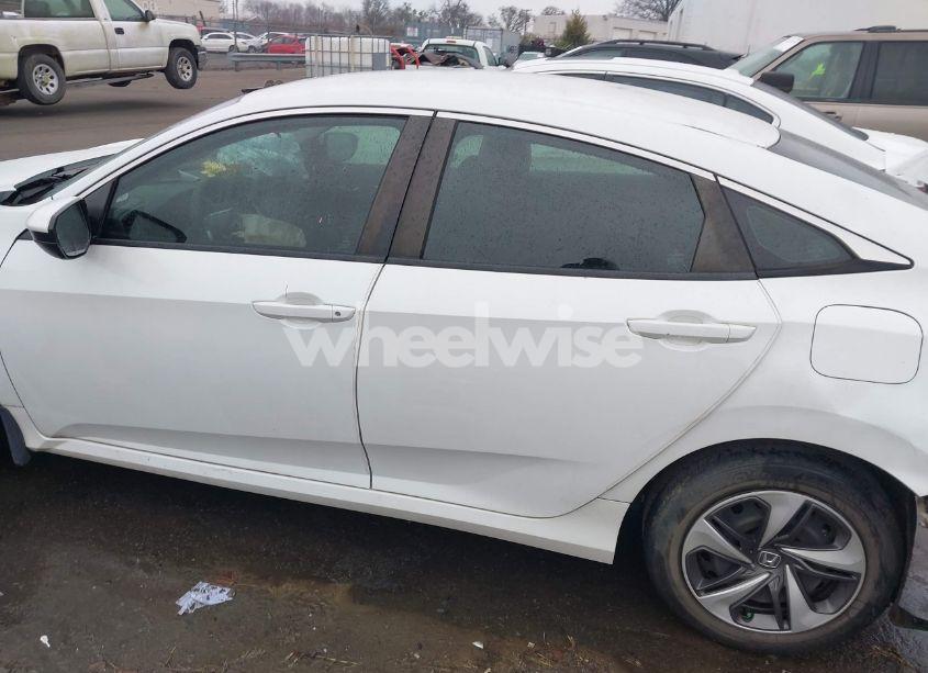 Photo 14 of 2019 Honda Civic LX (VIN 19XFC2F64KE014924)