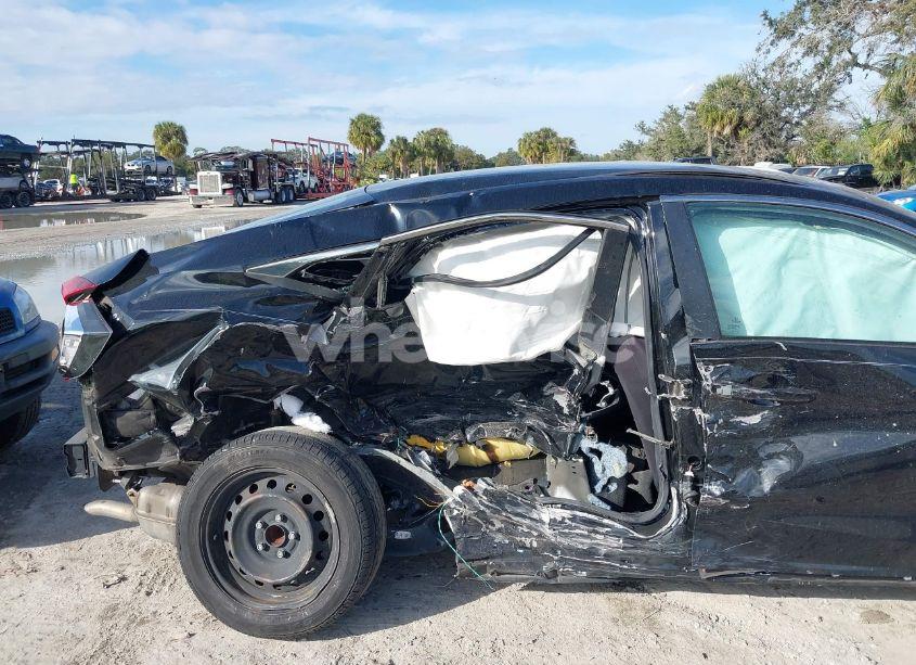 Photo 6 of 2019 Honda Civic LX (VIN 19XFC2F65KE029450)