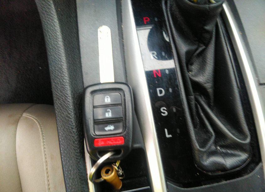 Photo 11 of 2019 Honda Civic LX (VIN 19XFC2F65KE033174)