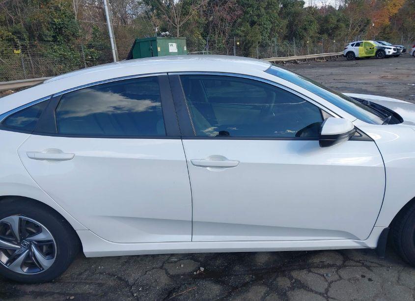 Photo 13 of 2019 Honda Civic LX (VIN 19XFC2F65KE033692)