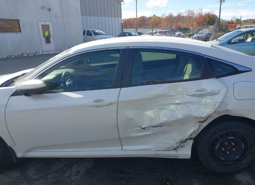 Photo 14 of 2019 Honda Civic LX (VIN 19XFC2F65KE033692)