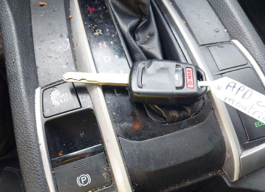 Photo 11 of 2019 Honda Civic LX (VIN 19XFC2F66KE024564)