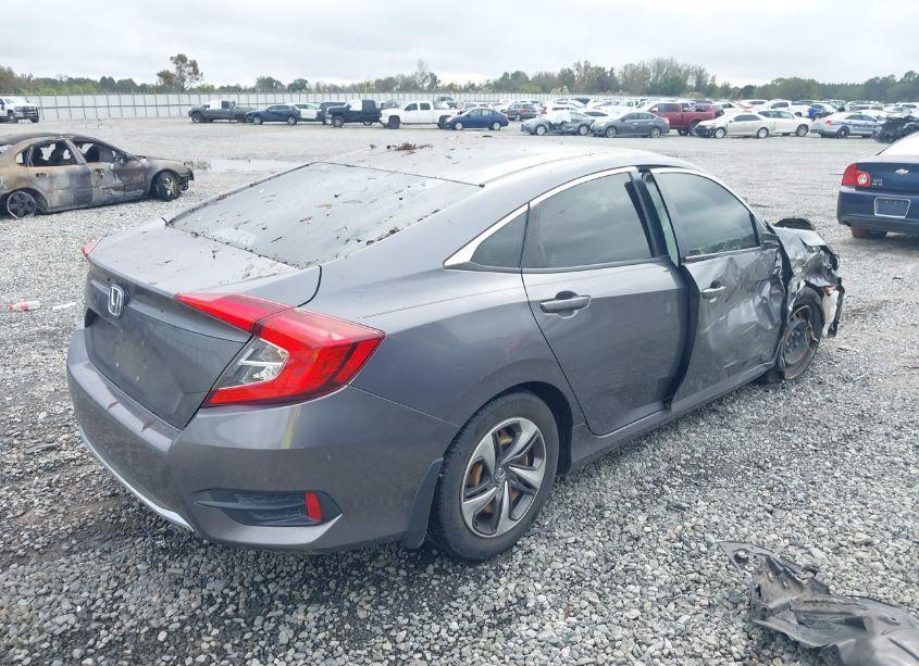 Photo 4 of 2019 Honda Civic LX (VIN 19XFC2F66KE024564)