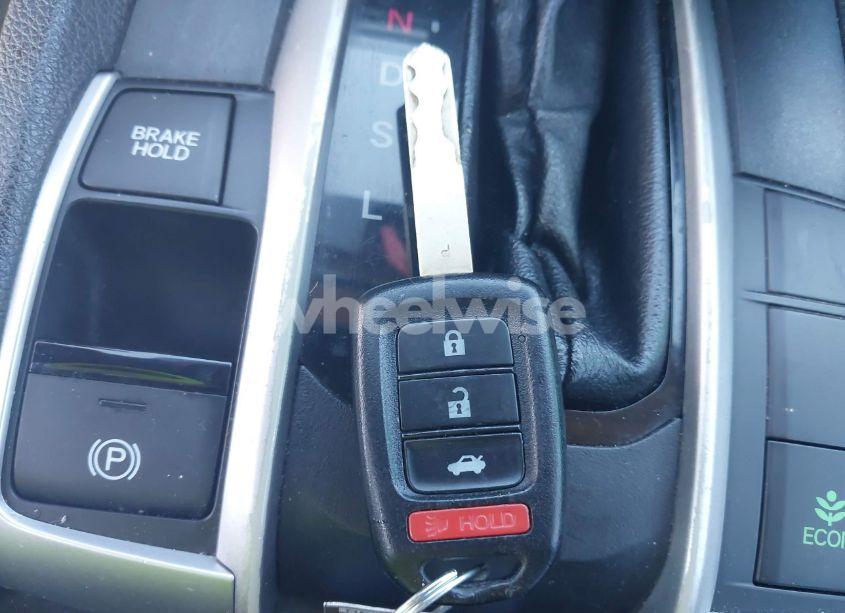 Photo 11 of 2019 Honda Civic LX (VIN 19XFC2F66KE029456)