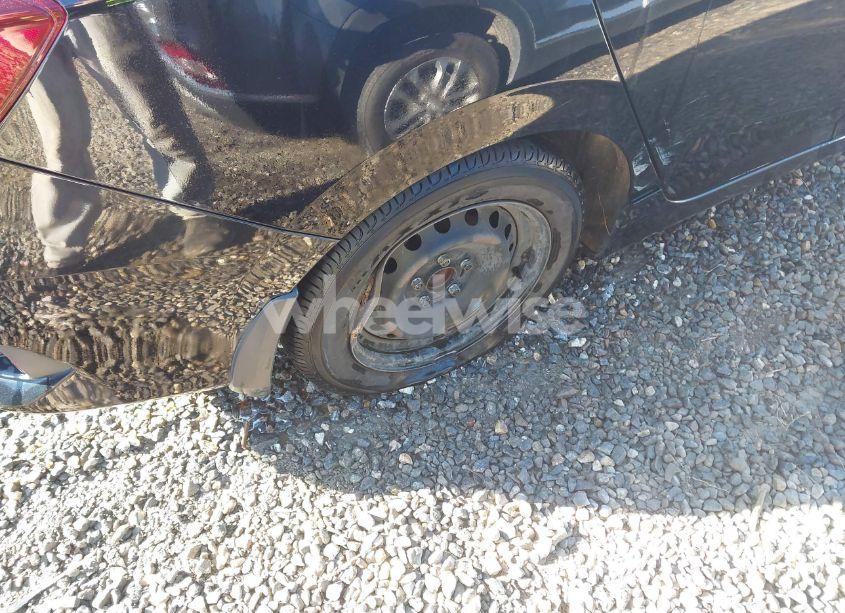 Photo 19 of 2019 Honda Civic LX (VIN 19XFC2F66KE047035)