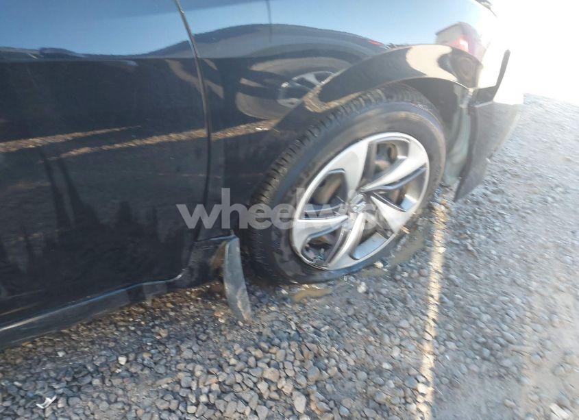 Photo 20 of 2019 Honda Civic LX (VIN 19XFC2F66KE047035)