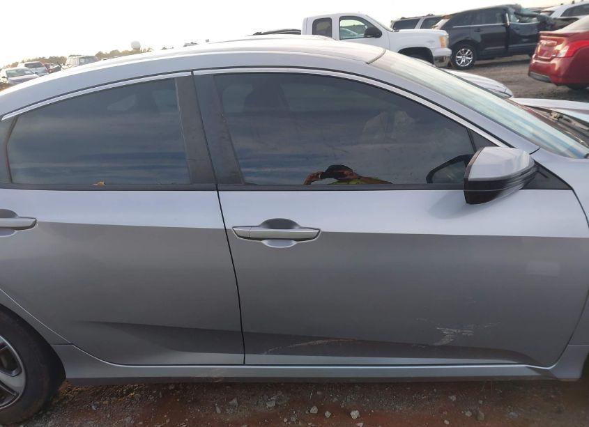 Photo 13 of 2020 Honda Civic LX (VIN 19XFC2F66LE015946)
