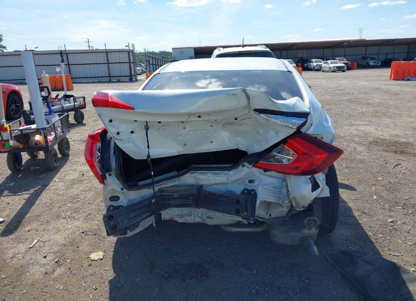 Photo 17 of 2019 Honda Civic LX (VIN 19XFC2F67KE009555)