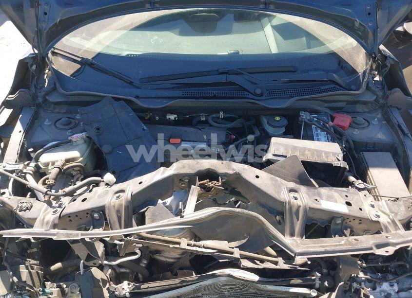 Photo 10 of 2019 Honda Civic LX (VIN 19XFC2F67KE040661)