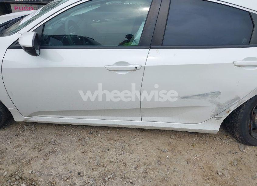 Photo 14 of 2019 Honda Civic LX (VIN 19XFC2F67KE210503)