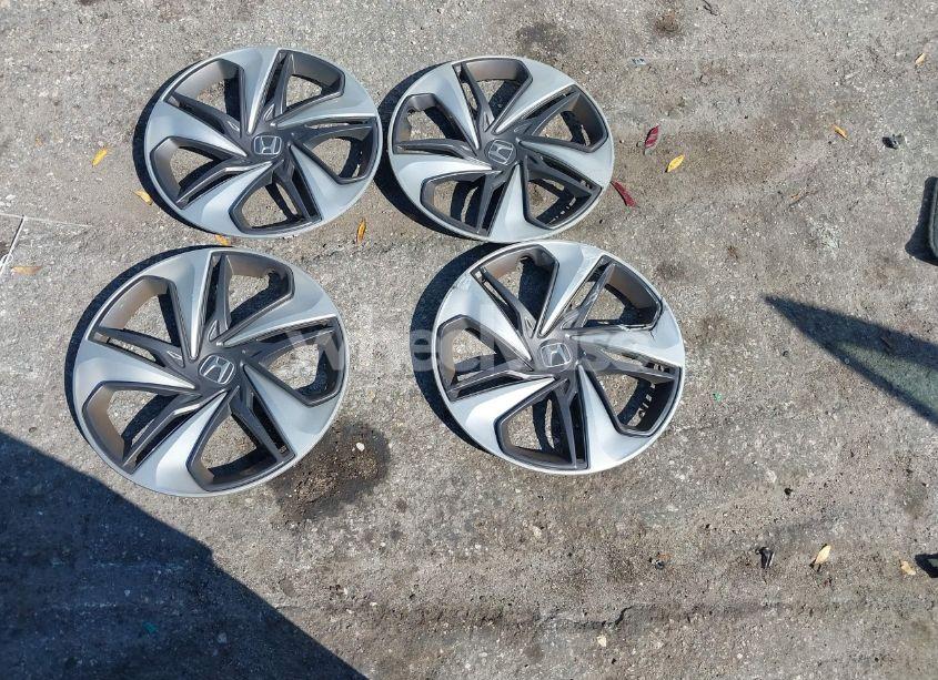 Photo 12 of 2020 Honda Civic LX (VIN 19XFC2F67LE021335)