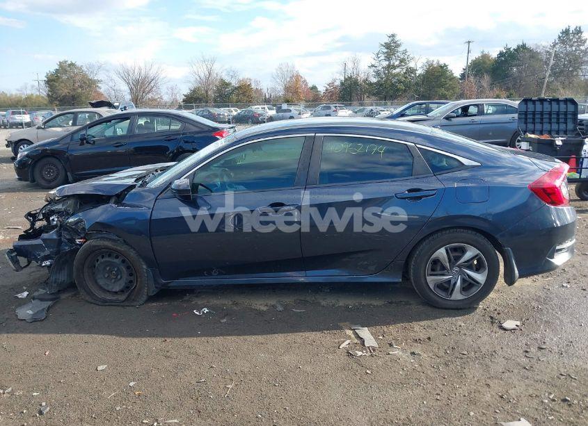 Photo 14 of 2019 Honda Civic LX (VIN 19XFC2F68KE016191)