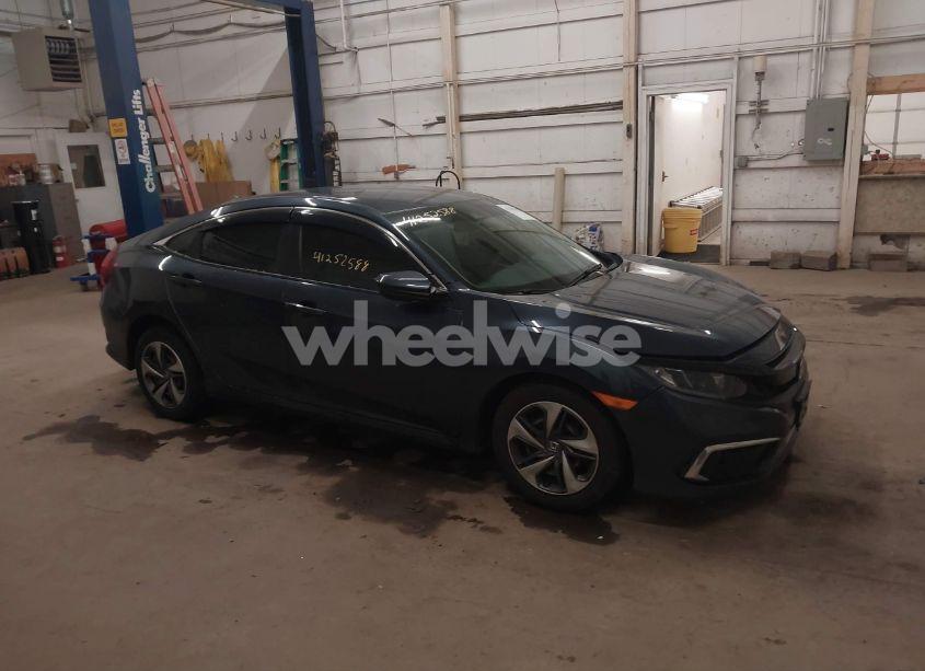 Photo 13 of 2019 Honda Civic LX (VIN 19XFC2F68KE033377)